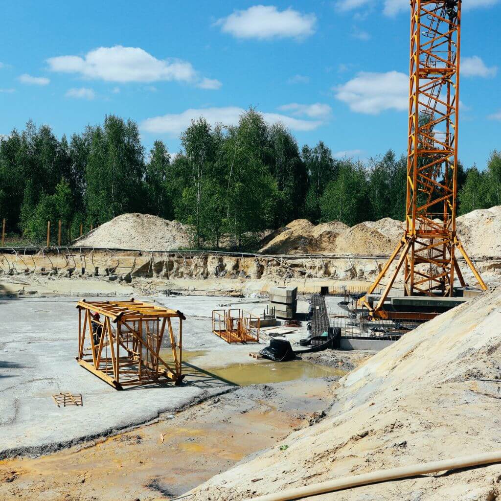 Szalunki i umocnienia w bezpiecznych pracach ziemnych